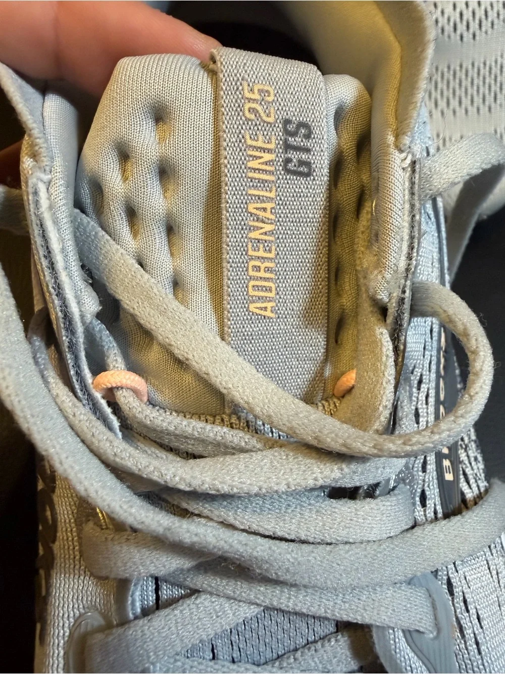 women's Brooks Adrenaline GTS 25 Size 8.5 1204431B032